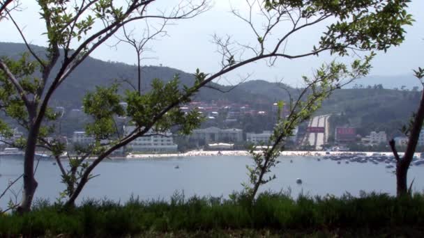 Kinesiska buddistiska kloster vid Fuxian Lake i Yunnan provinsen Kina. — Stockvideo