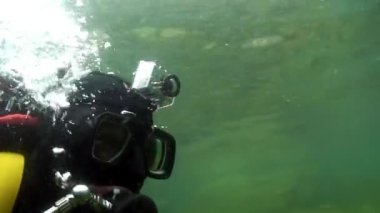 Baykal Gölü 'nün sualtı dalgıcı araştırmacı..