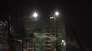 Heykel işçisi ve kolhoz kadının yapımı Vera Mukhina tarafından yapılmıştır.