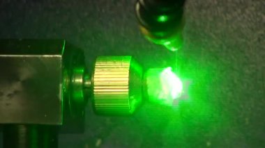 Üretim ve elmas üretim ve hakim parlak.