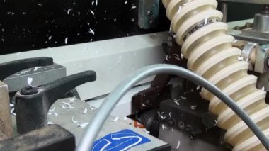 Ahşap ve Mobilya Sanayi ve Tesisi'nde Planlama Makinesi.