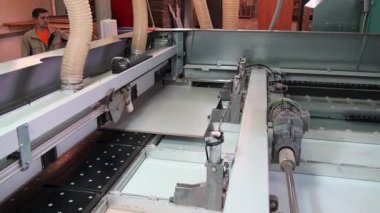 Ahşap ve mobilya Sektöründe Otomatik Cnc Yönlendirici İşleme Merkezi.