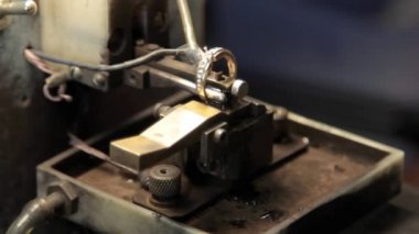 Altın takı işaretleme Elektrik yöntemleri.