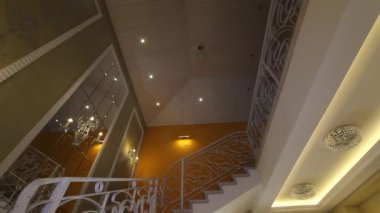 Moda evi bir merdiven ile Panorama Salonu.