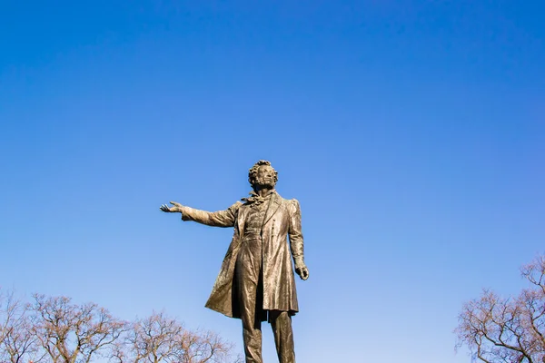 Monumento di Pushkin di giorno — Foto Stock