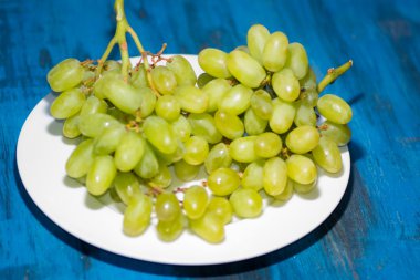 üzüm yeşil ahşap