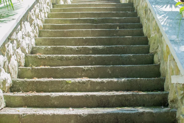오래 된 계단 단계 — 스톡 사진