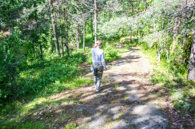 doğa genç bir kız