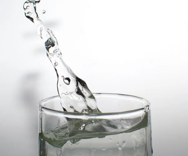 A água no copo — Fotografia de Stock