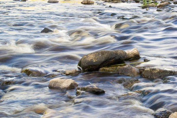 Vue sur la rivière — Photo