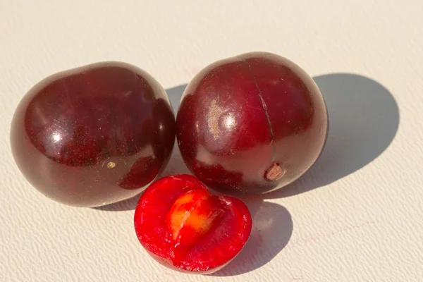 Cereza roja —  Fotos de Stock