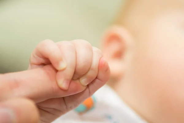 küçük bebek eller