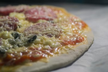 Pizza yemek İtalyanca