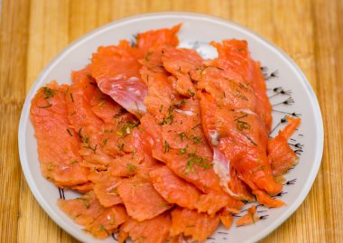 kırmızı balık dilimlenmiş