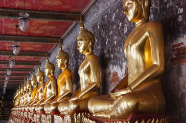 Buda heykeli altın dizi