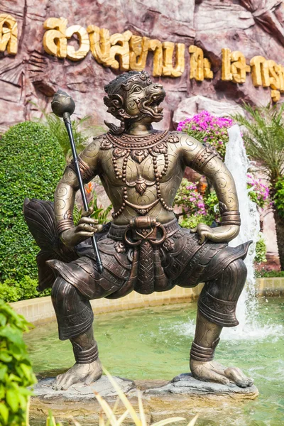 Mucha Nu Statue at Siam Park City — Stock Photo, Image