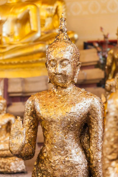 Gild ancient buddha statue in a Thai temple — Stock Photo, Image