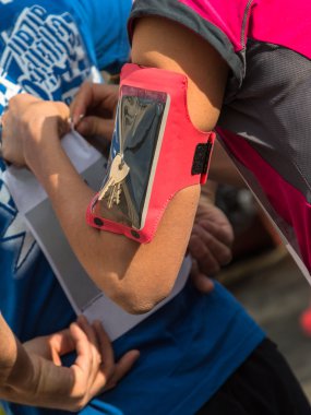 Kız tutturmak Bib sayı maratonunu önce T-Shirt için