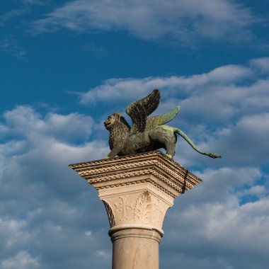 Kanatlı aslan sütununda San Marco Meydanı, Venedik, İtalya