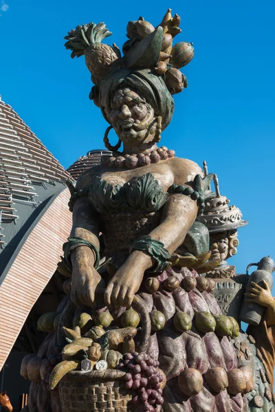 Estatua celebrando la comida al estilo de Arcimboldo — Foto de Stock