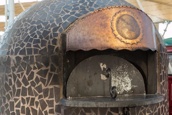 Closed Wood-burning Oven with Copper Sign — Stock Photo, Image