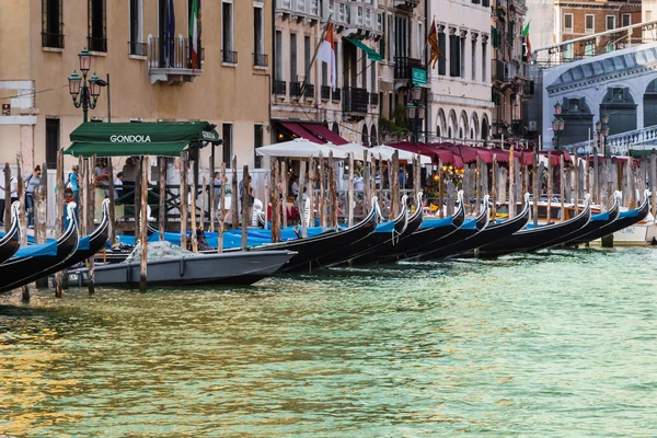 A Gondola a Canal Grande Velence sorozat — Stock Fotó