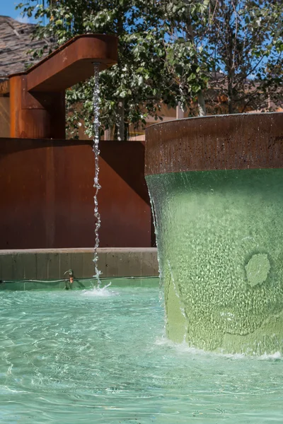 Fonte de cobre pública dentro do Parque — Fotografia de Stock