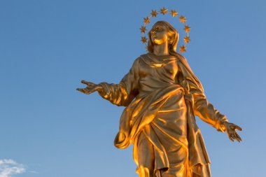 Madonnina heykel mükemmel çoğaltma