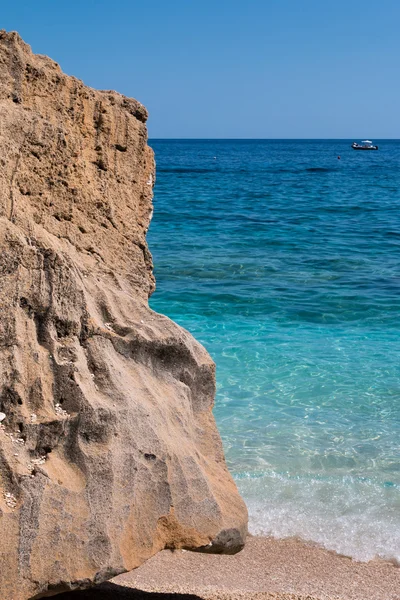 Cliffs in Sardinia Island near Turquoise Sea, Italy — Stock Photo, Image