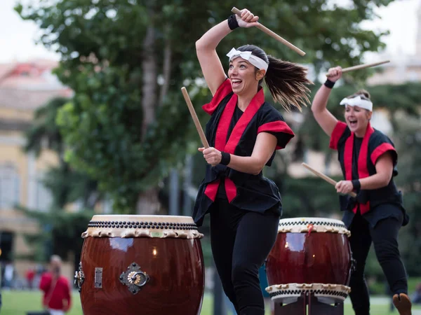 Parma Italy September 2020 Girl Playing Drums Japanese Musical Tradition — стокове фото