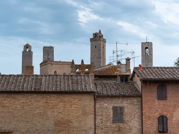 Details Der Glockentürme Und Backsteinhäuser San Gimignano Der Toskana Siena — Stockfoto