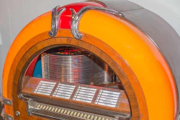 Toca-discos retro vintage jukebox — Fotografia de Stock