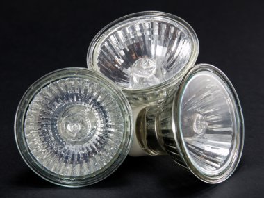 Grup Hayır Gu10 Led ampuller, siyah bir arka plan karşı lambalar