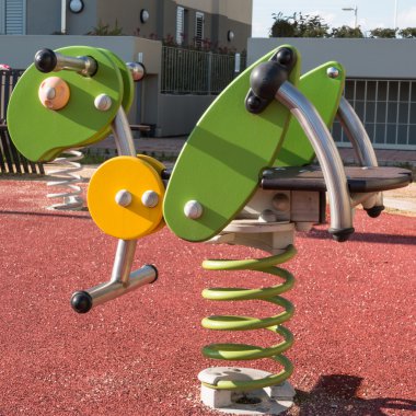 Yaşam dolu renkli bahar Bahçesi donanımları, plastik çekirge