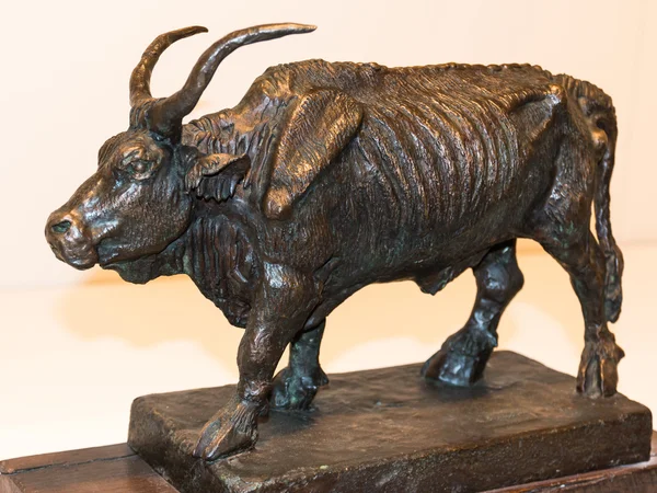 Long Horns Bubalus bronze statuette — Stock Photo, Image