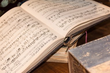 eski müzik kitap açıldı