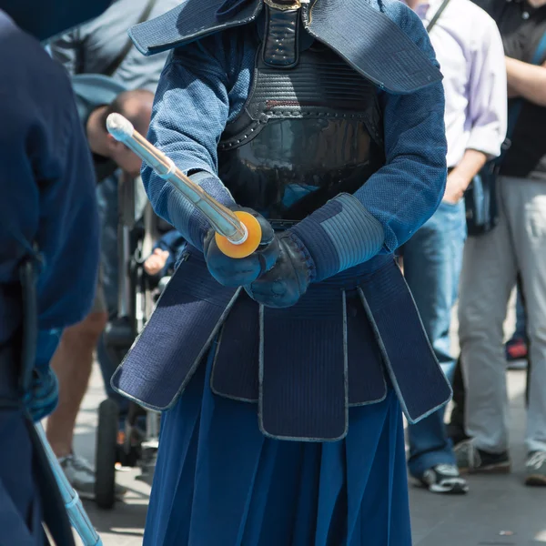 Two kendo fighters Competition with Bamboo Sword and Traditional — Stock Photo, Image