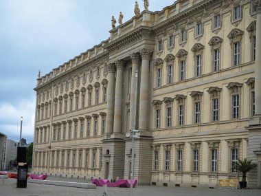 Berlin 'de Büyük Humboldt Forumu' nun yan görüntüsü Bir Yaz Günü, Almanya.