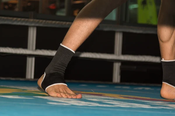 Close Up of Fighter 's Foot com suporte de tornozelo — Fotografia de Stock