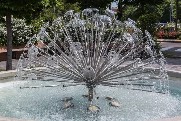 Fuente con aerosol semi esférico — Foto de Stock