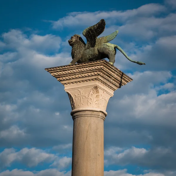 Colonna del Leone Alato in Piazza San Marco, Venezia, Italia — Foto Stock