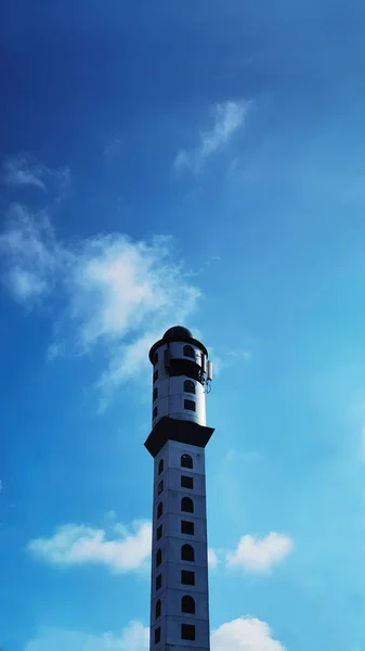 Islamische Moschee Turm Mit Blauem Himmel Hintergrund — Stockfoto