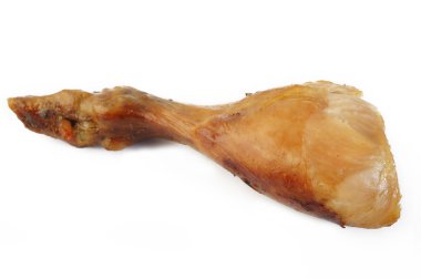 Beyaz arka plan üzerinde pişmiş tavuk baget