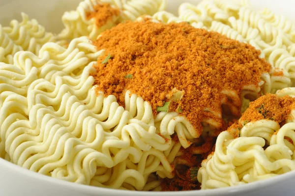 lezzet ile kuru anlık erişte