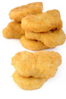 Beyaz arka plan üzerinde izole nuggets