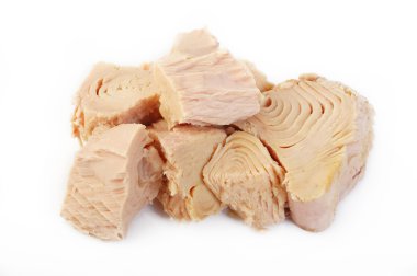 Beyaz arka planda izole edilmiş ton balığı