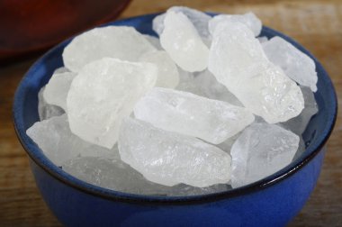  Rock şeker kabın içinde 