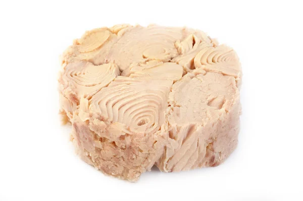 Beyaz arka planda izole edilmiş ton balığı bifteği.