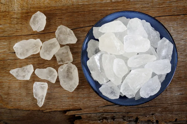 Rock şeker kabın içinde