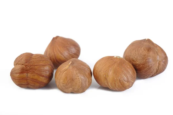 Lískové ořech izolovaných na bílém pozadí — Stock fotografie